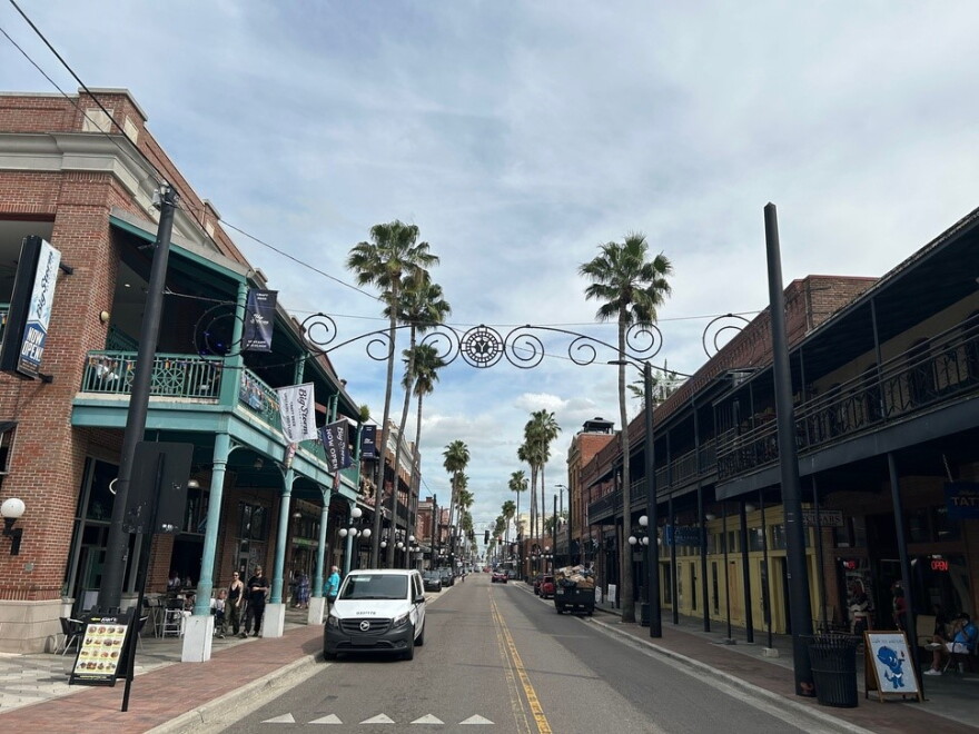 Car Maintenance Checklist for Sarasota, Florida: Small Checks That Help Prevent Big Repairs