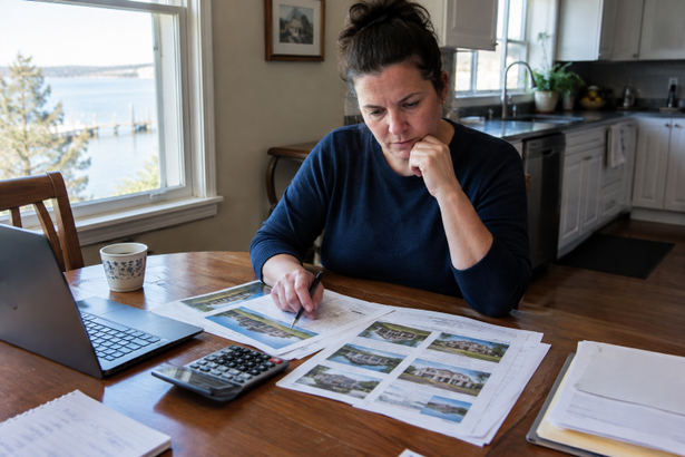 Selling a House in Essex, Maryland: Timing, Costs, and Buyer Options